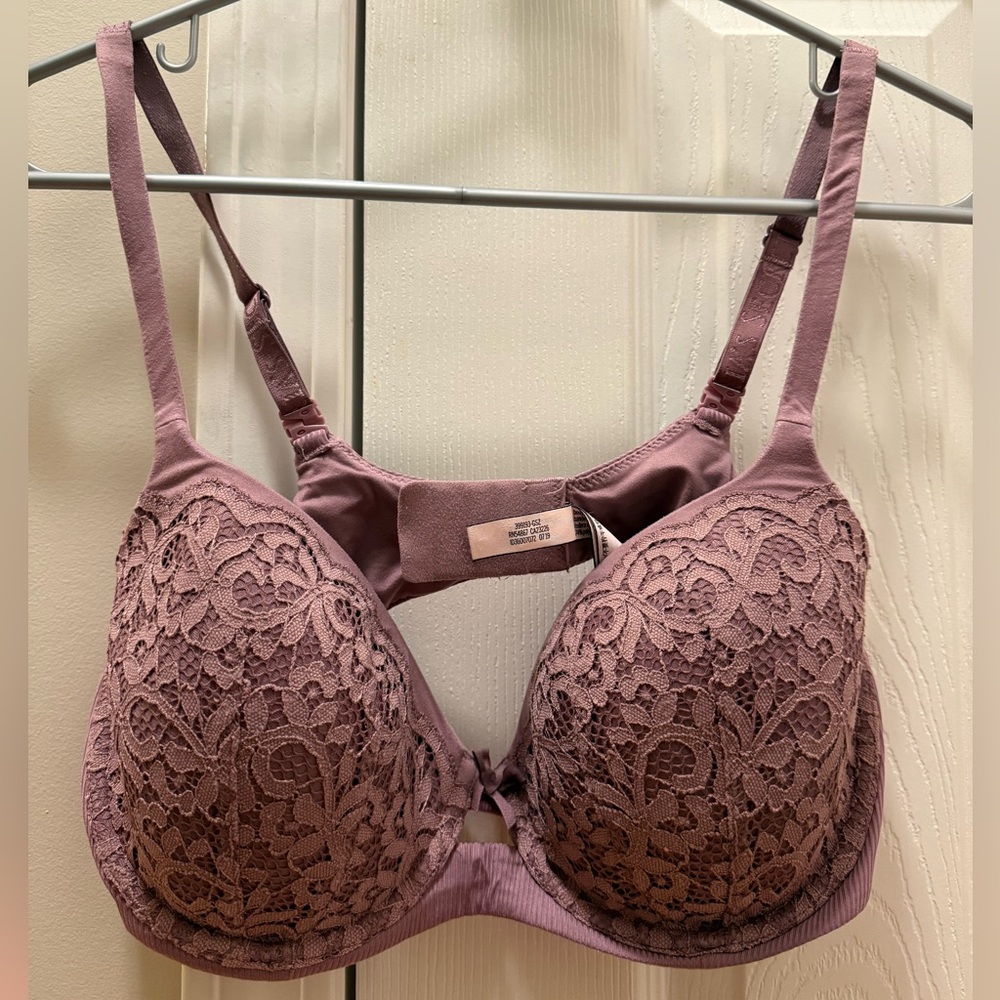 Victoria's Secret Lace Lined Demi / size 36D - Picture 1 of 3
